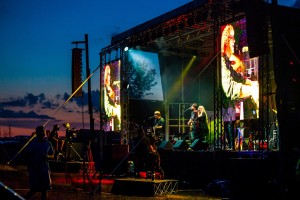 Corona: Martin Audio WPM line arrays used at Cheshire Fairgrounds