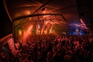 Größtes Zeltfestival Nordrhein-Westfalens nutzt Meyer-Sound-System