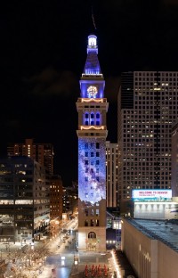 Digital Projection und Display Devices liefern gemeinsame Projektionslösung für Uhrturm in Denver