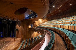 Brighton College stattet neues Cairns Theatre mit GLP aus