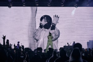 Über 200 GLP-Scheinwerfer auf Bühnen des Clout Festival 2026