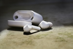 Cambridge Audio bringt drahtlose Earbuds mit Wasserschutz und Noise-Cancelling heraus
