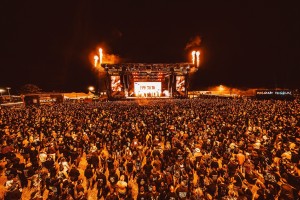 Jeff Maker lights I Prevail with Chauvet