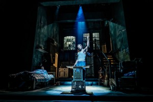 Jared Sayeg nutzt GLP Impression X5 IP Bars für „Topdog/Underdog“ im Pasadena Playhouse