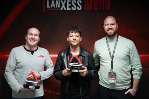 Louis Tomlinson erhält Sold Out Award der Lanxess Arena