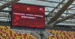 Infiled-LED-Wände in Stadion von Le Mans installiert