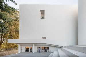 KV2 Audio completes transformation of former cinema into new theatre in Slovakia