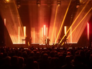 VNV Nation auf Tour mit Claypaky Volero Wave