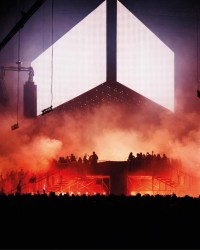 Nick Jevons and Ross Chapple create imagery for I Hate Models with Chauvet