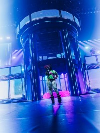 Smode enables video control and live management on recent Theodora tour