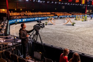 MHB und Elation beleuchten Reitturnier Indoor Friesland