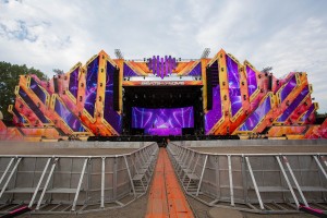 High Lite Touring supplies Robe MegaPointes to “Beats for Love”