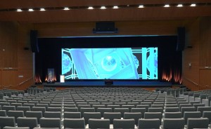 Digital Projection und Estalella AV modernisieren Konferenzzentrum von Valencia