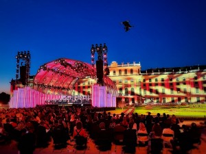 Sommernachtskonzert der Wiener Philharmoniker mit über 250 GLP-Scheinwerfern