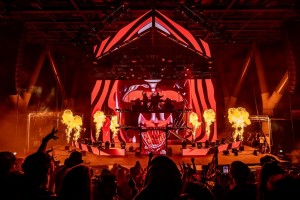 Luis Torres creates spacey aura for ATLiens at Red Rocks with Chauvet