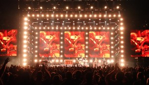 Jeremy Roth chooses Elation SOL Blinders for Nathaniel Rateliff tour