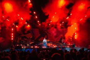 Prismic setzt über 100 GLP JDC1 auf Russell-Dickerson-Tour ein
