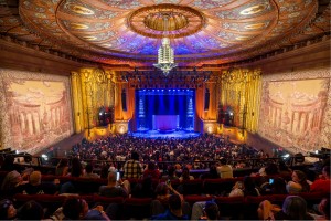 San Franciscos Castro Theatre mit Kino- und Konzertsystemen von Meyer Sound ausgestattet