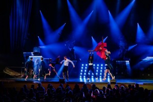 Chauvet Colorado PXL Curve 12 illuminates Derek Hough’s “Symphony of Dance: Encore” tour