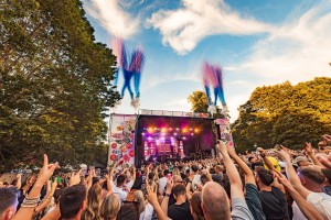 dBS Solutions deploys Martin Audio for all stages of Daresbury Festival