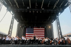 Louisville Orchestra and bluegrass band share Chauvet Independence Day rig