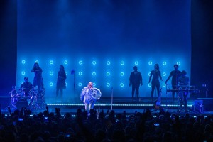 Cate Carter kreiert Lichtdesign für Ellie-Goulding-Tour mit GLP