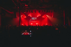 Flo Herkert chooses Klang:Vokal+ for Naomi Jon tour