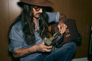 Zhiyun kündigt neue, in Zusammenarbeit mit Cam Mackey entwickelte RGBWW-Leuchte an