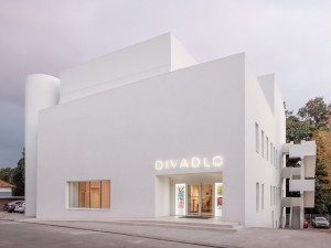 KV2 Audio completes transformation of former cinema into new theatre in Slovakia