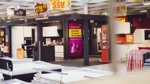 Digital Signage von Dimedis bei Poco im Einsatz