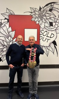Rainhard Fendrich erhält Sold Out Award der BigBox Allgäu