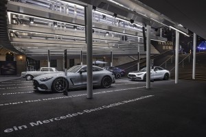 Roxx setzt Fahrzeugpräsentation von Mercedes-Benz auf IAA Mobility in Szene