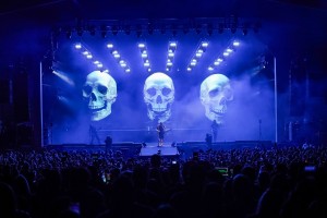 Raw Cereal nutzt Pixera-Medienserver für Hardys „Quit!!“-Tour