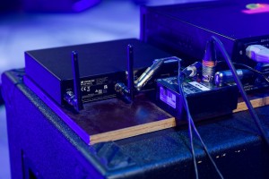 Karat kombinieren auf Jubiläumstournee Sennheisers neues EW-DX-System mit Vintage Wireless