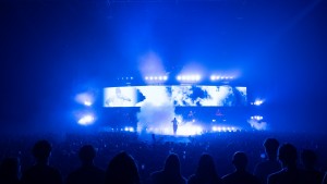 Naostage K System drives dynamic stage automation on Tiakola tour