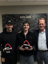 Benson Boone erhält Sold Out Award der Lanxess Arena