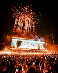 GLP JDC2 IP und Mad Maxx prägen Lichtdesign auf Bad Bunnys Stadiontour