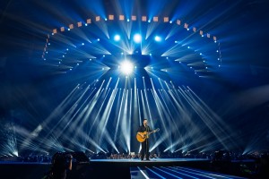 Tony Carreira’s Lisbon concerts lit with Ayrton