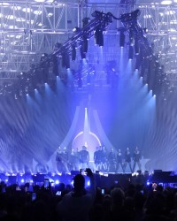 Denso shapes stage for Annalisa tour with Chauvet’s PXL Curve 12