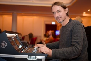 Louis Philippson on tour with Neumann MCM microphones and Sennheiser Spectera