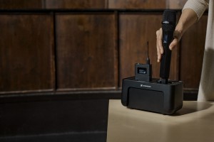 Neue Integration zwischen Sennheiser und AVer für audiobasiertes Kameratracking