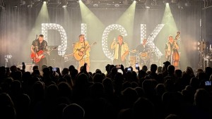 Dick Brave mit ETC-Tour-Hog-Lichtsteuerkonsole auf Tour