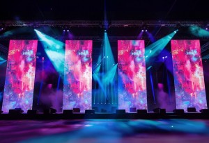 Topregal erweitert Sortiment durch LED-Videowände