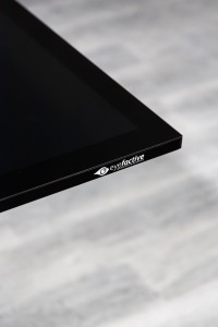 Eyefactive bringt ultrahelles Multi-Touch-Display mit Objekterkennung auf den Markt