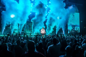 Raw Cereal nutzt Pixera-Medienserver für Hardys „Quit!!“-Tour