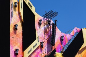 High Lite Touring supplies Robe MegaPointes to “Beats for Love”