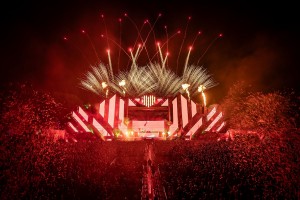 High Lite Touring supplies Robe MegaPointes to “Beats for Love”
