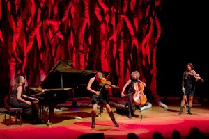 Salut Salon auf Tour mit Sennheiser Spectera