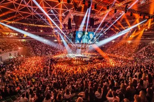 Jakov Jozinovic shows in Ljubljana lit with Robe