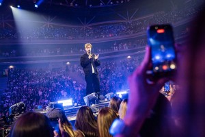 Jakov Jozinovic shows in Ljubljana lit with Robe